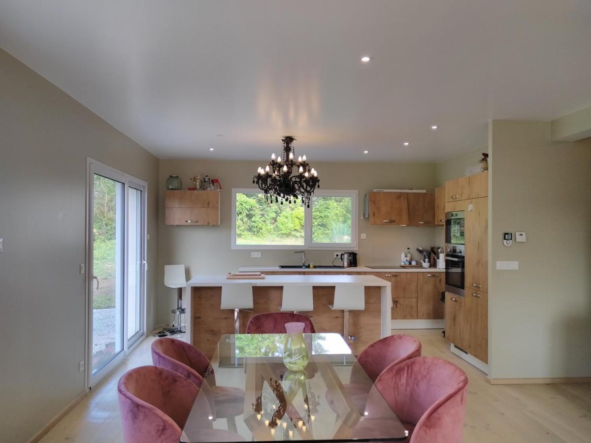 La Villa D A Cote Marigny, Lac De Chalain Mont-Sur-Monnet Екстериор снимка